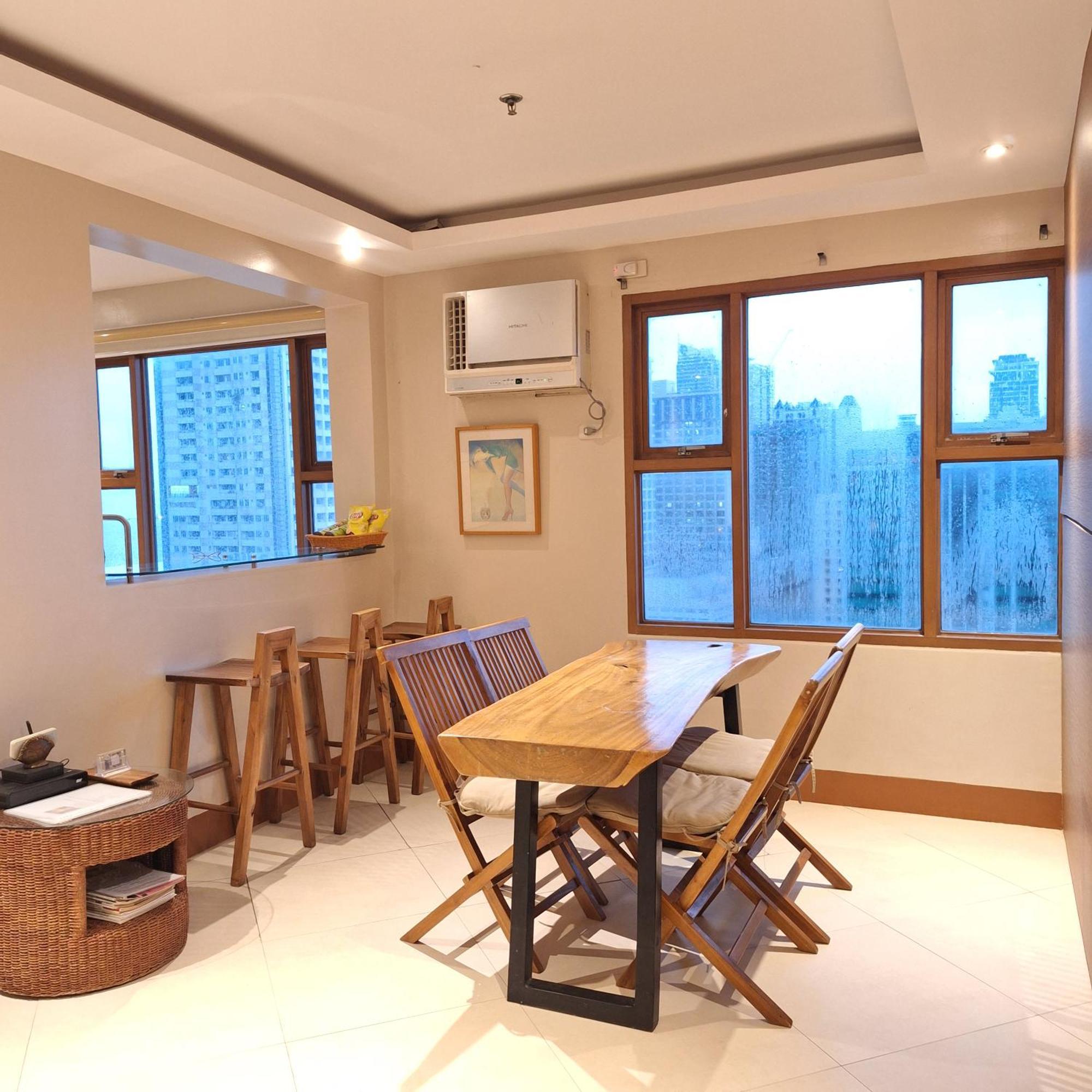 Manila Bayview Luxury Condos: Poolside Balcony Retreats Exterior photo