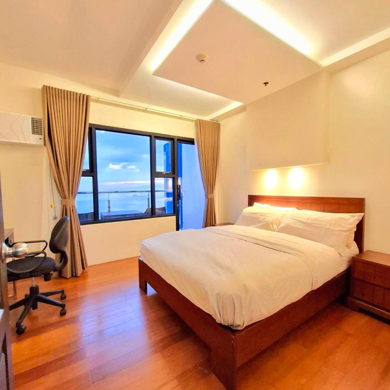 Manila Bayview Luxury Condos: Poolside Balcony Retreats Exterior photo